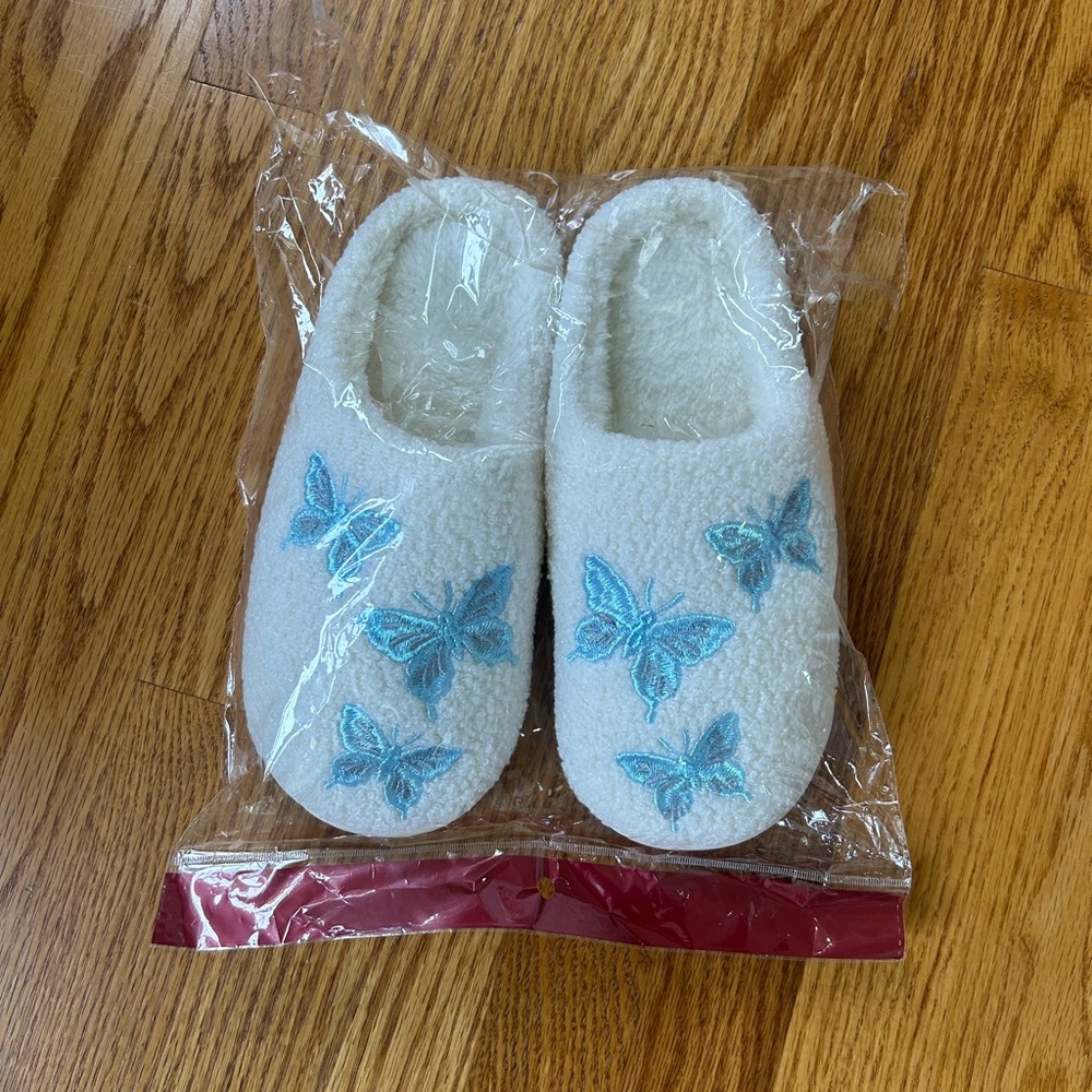 Aeropostale White and Blue Butterfly Slippers